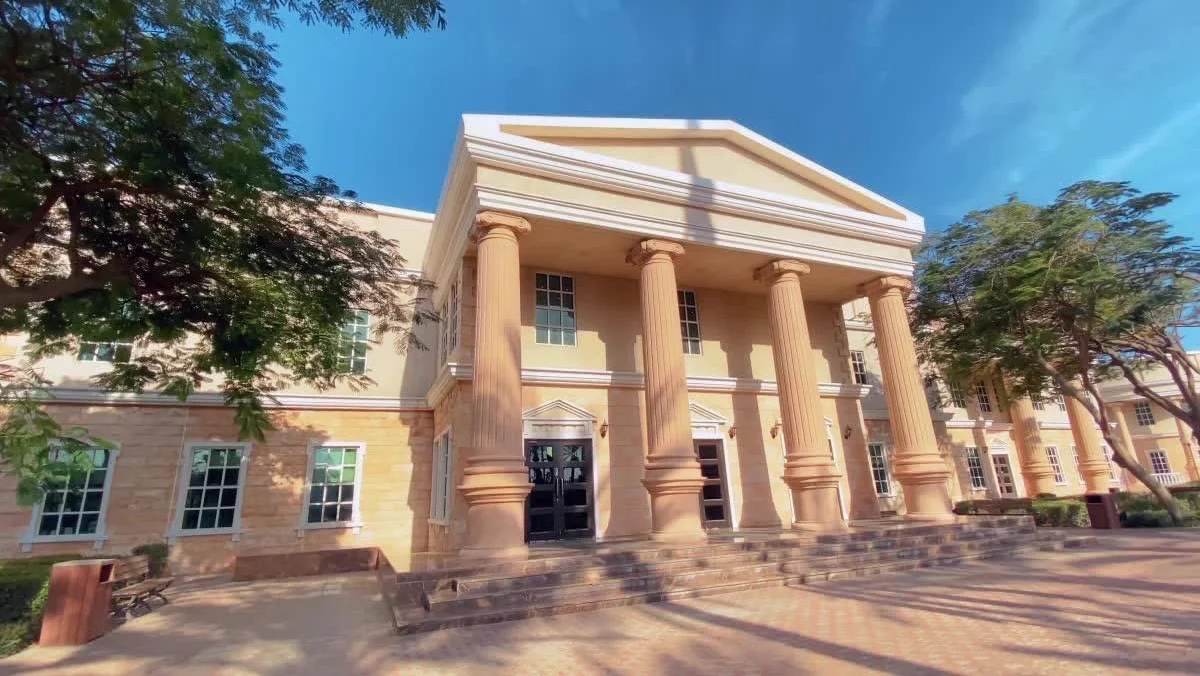 American University in Dubai (AUD)